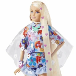 Barbie Extra Muñeca con Conjunto Flower Power