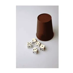 Cubilete y dados poker Fournier