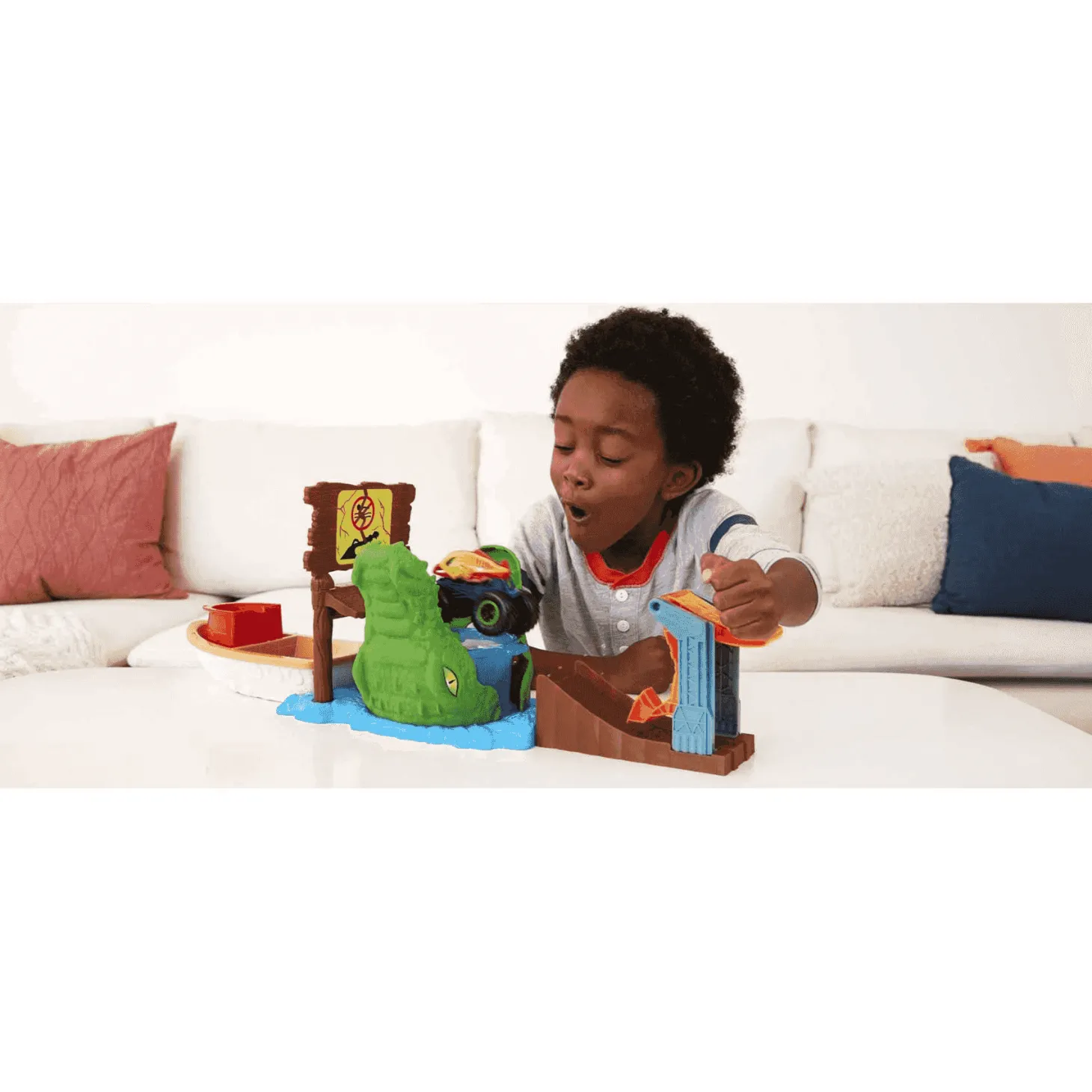 Hot Wheels Monster Trucks Color Shifters Pista para Coches de Juguete 4 años