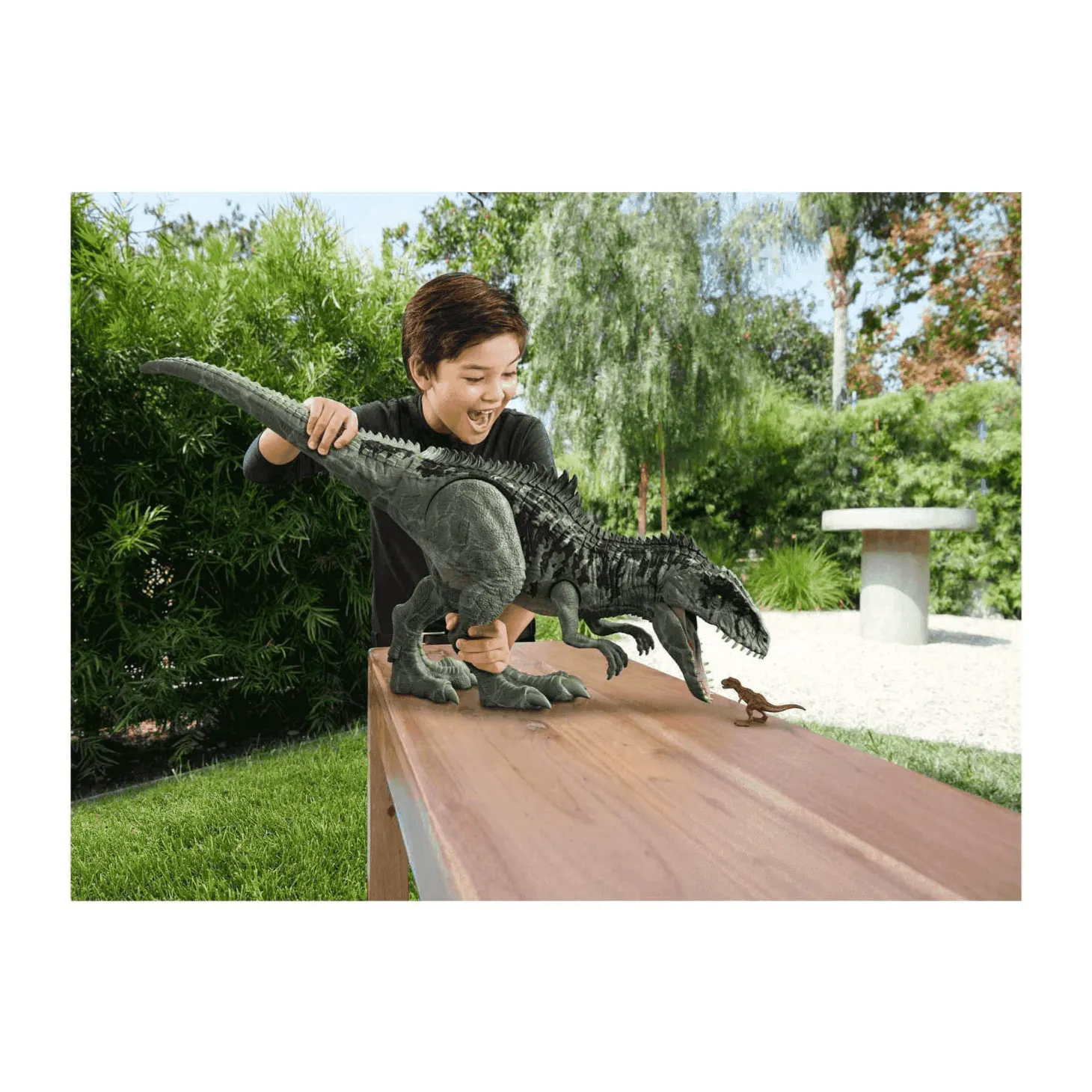 Jurassic World Dinosaurio Gigante Super Colosal 4 años