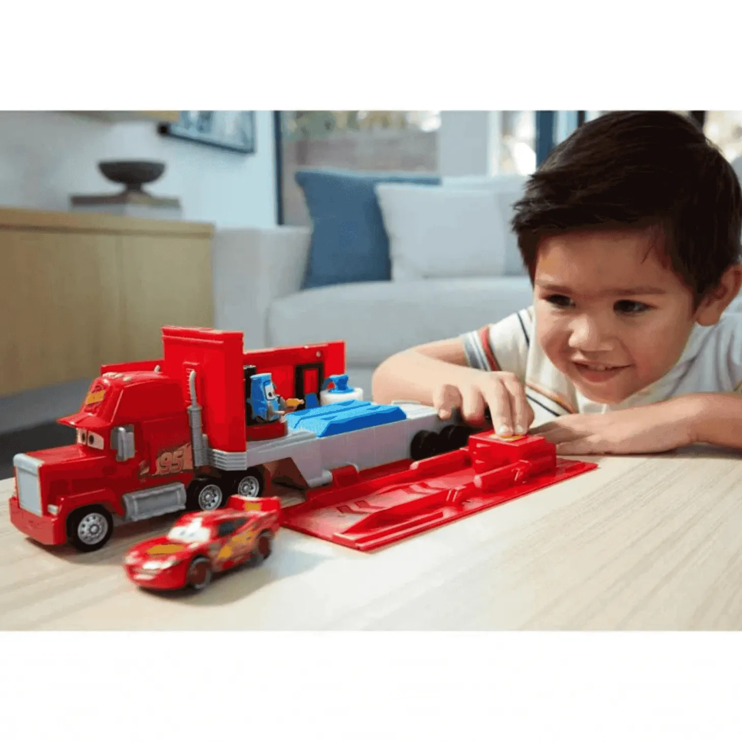 Mattel Cars Camión Mack Convertible Pista para Coches