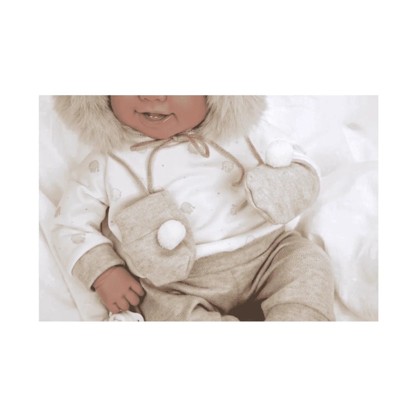 Muñeca Bebé Elegance Zoe Beige de 45 cm- Muñecas Arias