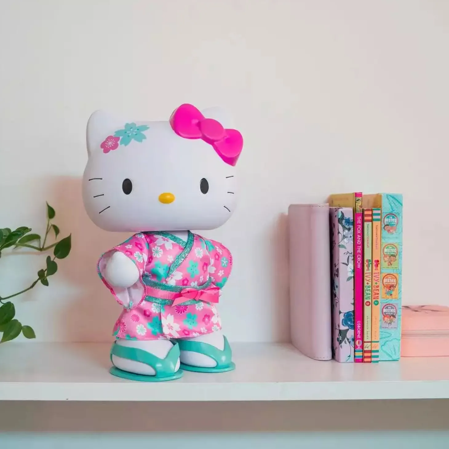 Muñeca Hello Kitty Kimono 33 cm