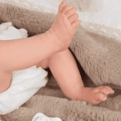 Muñeca Reborn Jade Marrón con Manta 38 cm