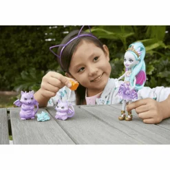 Royal Enchantimals Muñeca invitada con regalos con familia de dragones Mattel GYJ09