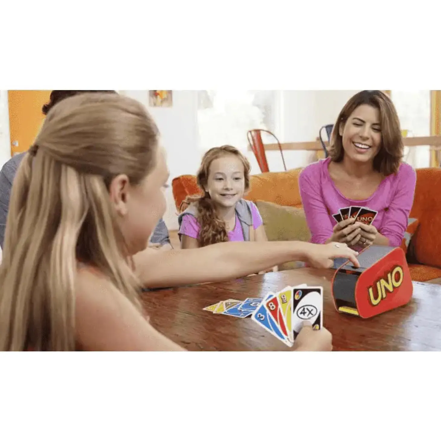 UNO Extreme – Juego de cartas con lanzador, luces y sonidos para emoción extra